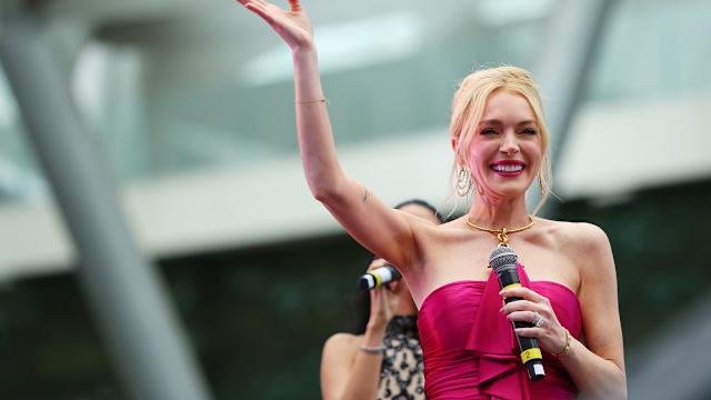 Lindsay Lohan’s “Freaky Friday” Look: A Timeless Style Statement