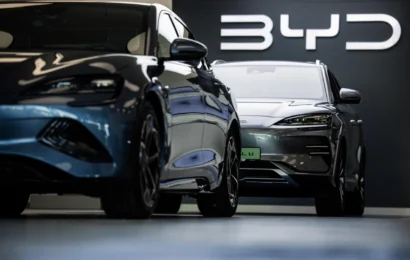 Berkshire Hathaway Divests Entire BYD Stake, Ending 17-Year Investment